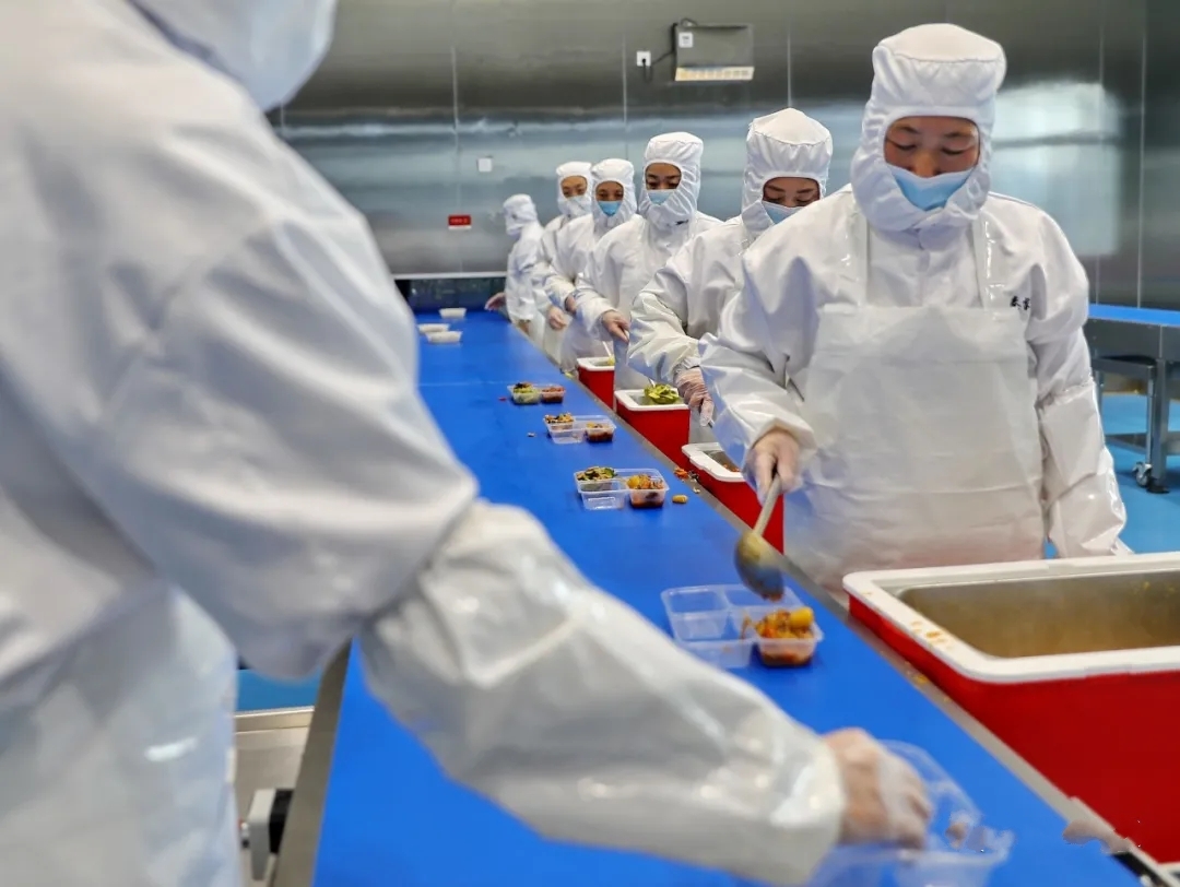 美食“流水线”!探访秦皇岛首家“中央厨房”!(图5) 美食“流水线”!探访秦皇岛首家“中央厨房”!(图5)